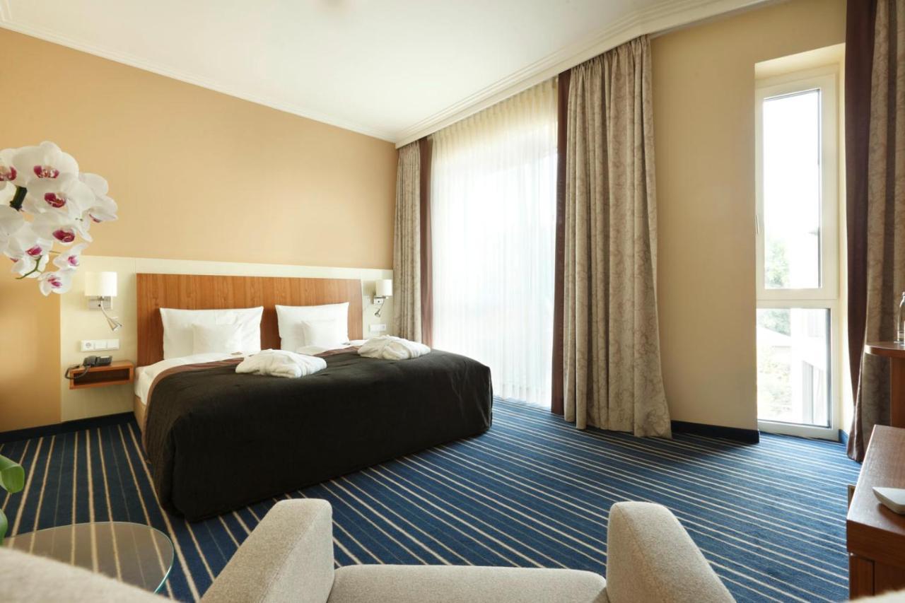 Lind Hotel Rietberg Buitenkant foto